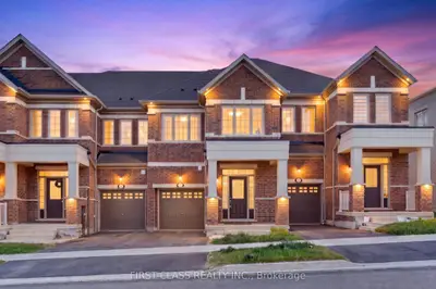 Att/Row/Townhouse in Pickering