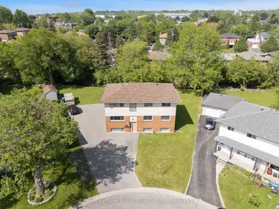 Triplex in Oshawa