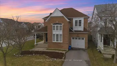 Detached in Oshawa