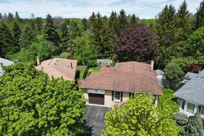 Detached in Whitby