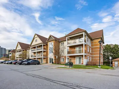 Condo Apartment in Clarington