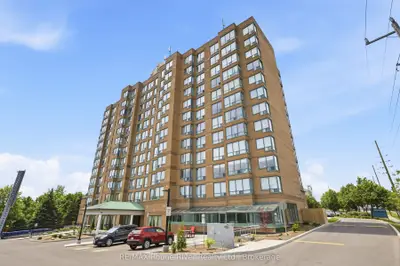 Condo Apartment in Whitby