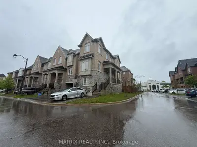 Att/Row/Townhouse in Pickering