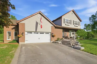 Detached in Scugog