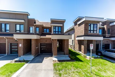 Att/Row/Townhouse in Clarington