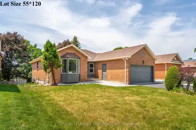 Detached in Whitby