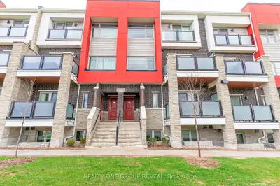 Condo Townhouse in Pickering