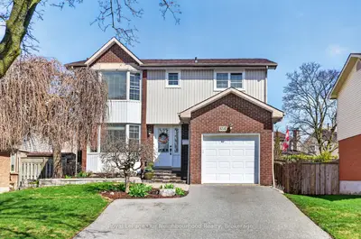 Detached in Oshawa