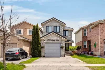 Detached in Pickering
