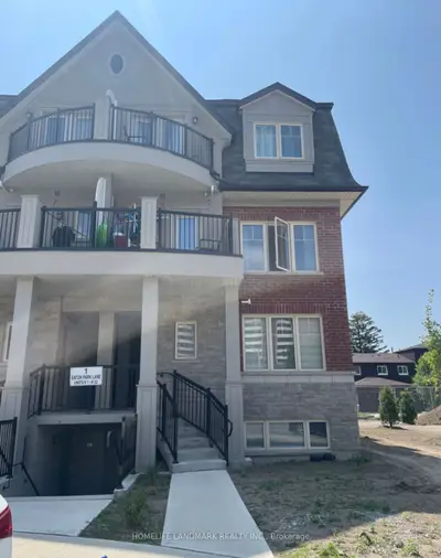 Condo Townhouse in Toronto