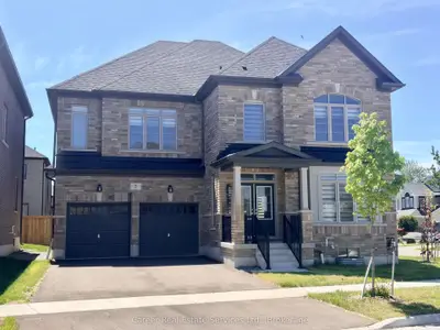 Detached in Whitby