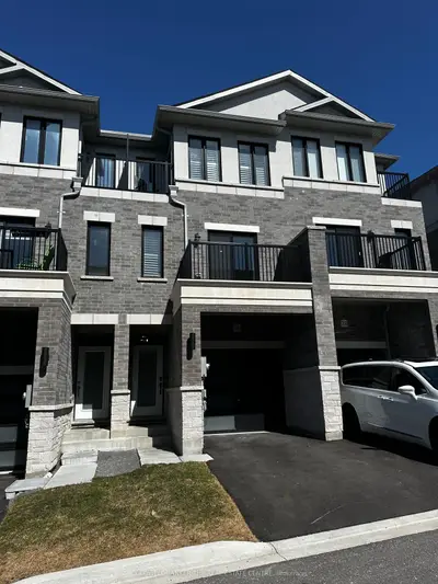 Att/Row/Townhouse in Clarington