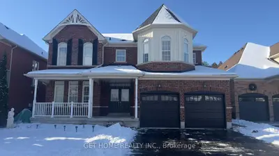 Detached in Oshawa