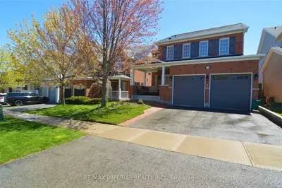 Detached in Oshawa