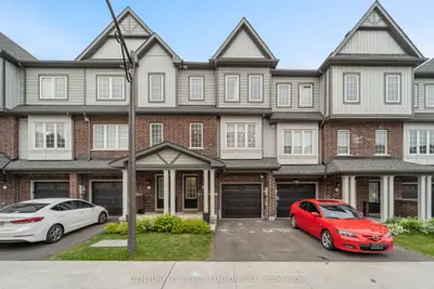 Att/Row/Townhouse in Clarington
