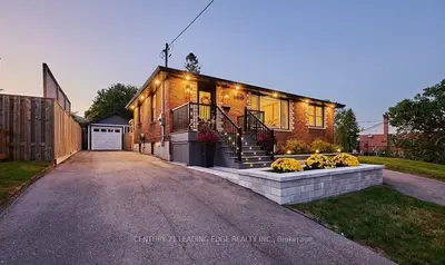 Duplex in Oshawa