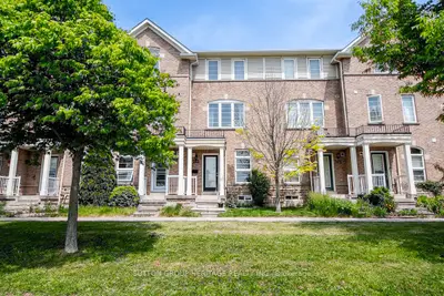 Att/Row/Townhouse in Ajax
