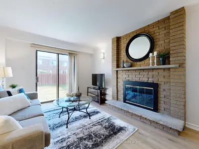 5 Haven Hill Square, Toronto, On M1v 1m3
