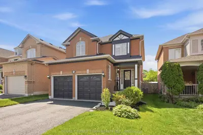 Detached in Whitby