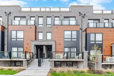 Condo Townhouse in Toronto
