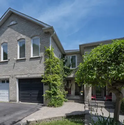 Att/Row/Townhouse in Ajax