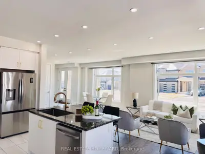 Detached in Oshawa