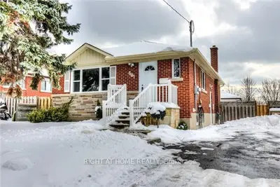 Duplex in Oshawa