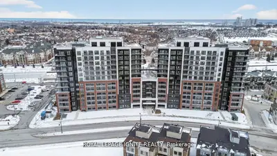 Condo Apartment in Clarington