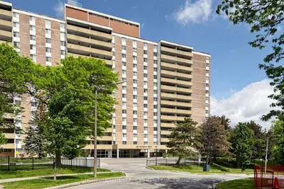 120 Dundalk Drive 408, Toronto, On M1p 4v9