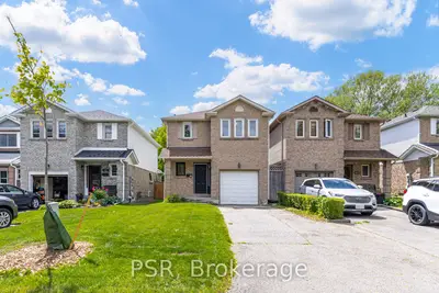 Detached in Oshawa
