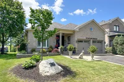 Detached in Scugog
