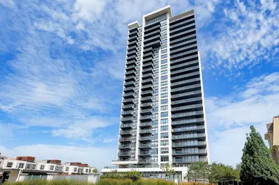 Condo Apartment in Pickering