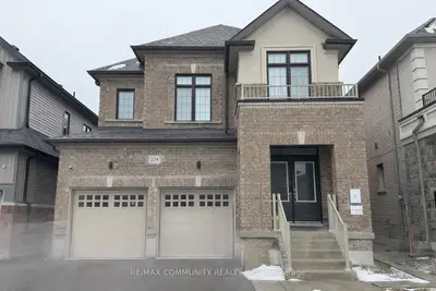 Detached in Oshawa