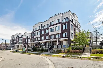 Condo Townhouse in Pickering