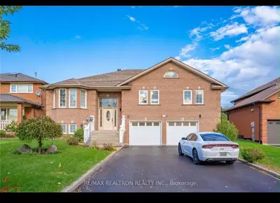 Detached in Oshawa