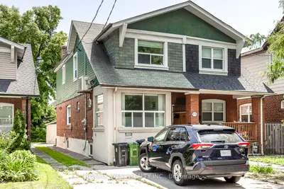 Triplex in Toronto