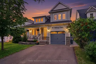 Detached in Whitby