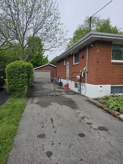 Detached in Oshawa