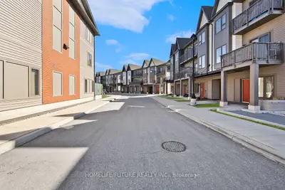 Condo Townhouse in Pickering