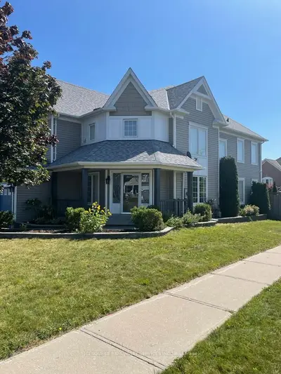Detached in Oshawa