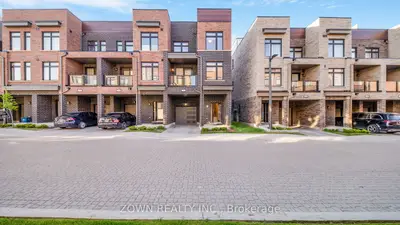 Condo Townhouse in Pickering