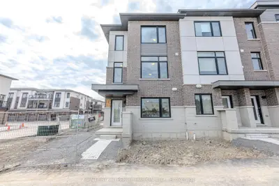 Condo Townhouse in Pickering