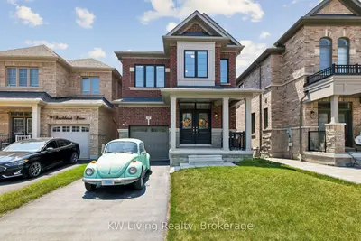 Detached in Whitby