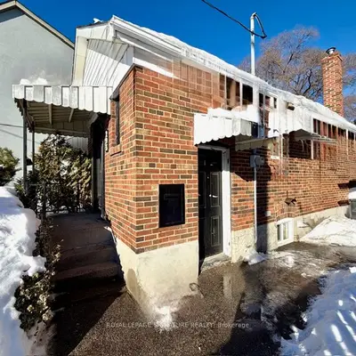 293 Glebemount Avenue Lower, Toronto, On M4c 3v4