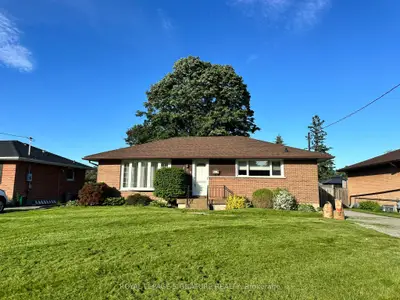 Detached in Oshawa