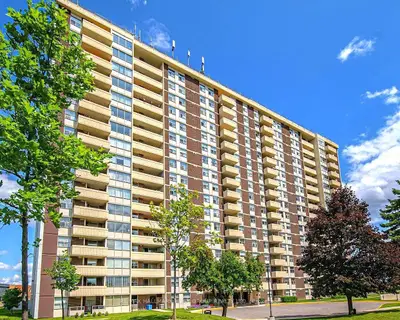 Condo Apartment in Ajax