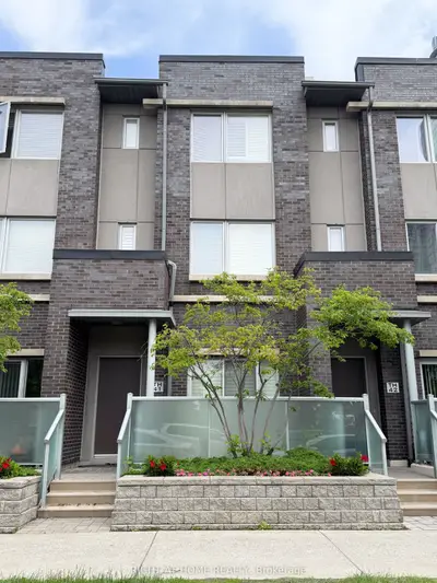 Condo Townhouse in Toronto