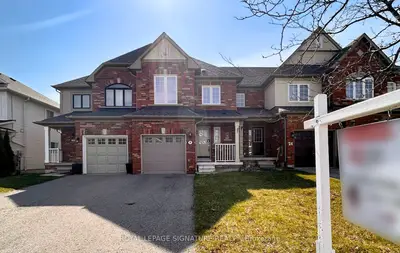Att/Row/Townhouse in Clarington