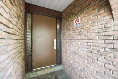 Condo Townhouse in Oshawa