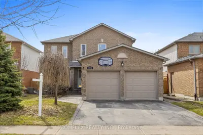 Detached in Oshawa